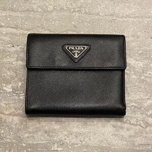 Prada VGUC Black Saffiano Leather Trifold Wallet